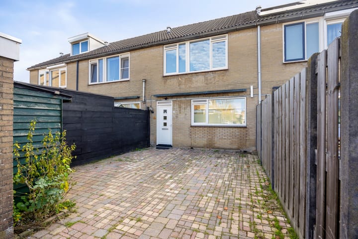 Leeuwerikstraat 13 in Sommelsdijk foto