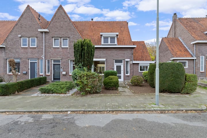Leeuwerikstraat 13 in Geleen