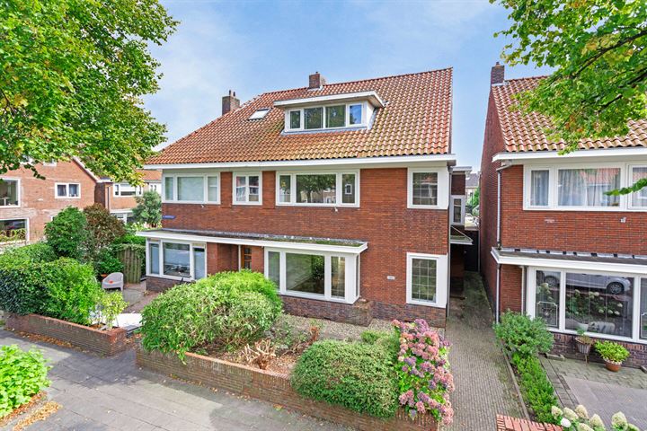 Leeuwerikstraat 151 in Leeuwarden foto