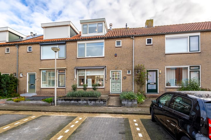 Leeuwerikstraat 5 in Bleskensgraaf ca foto