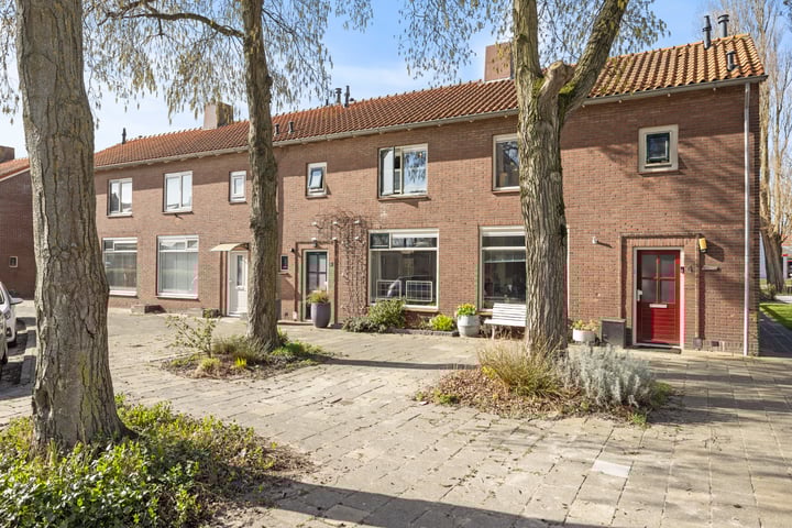 Leeuwerikstraat 6 in Den Helder foto