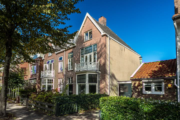 Leeuwerikstraat 6 in Leeuwarden foto
