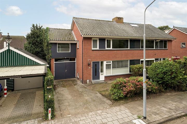 Leidsemeerstraat 31 in Buitenkaag foto