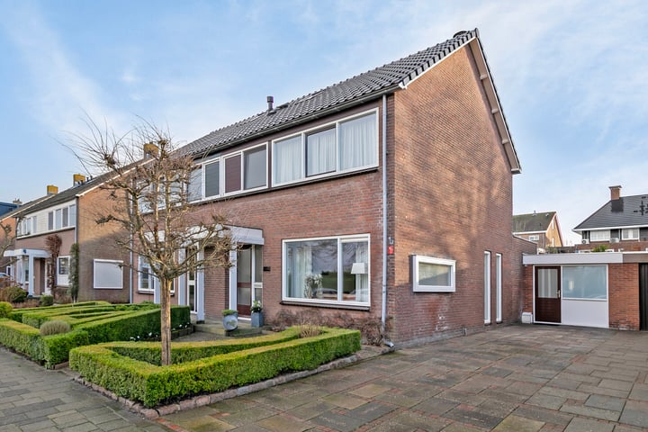 Leidsemeerstraat 51 in Buitenkaag foto