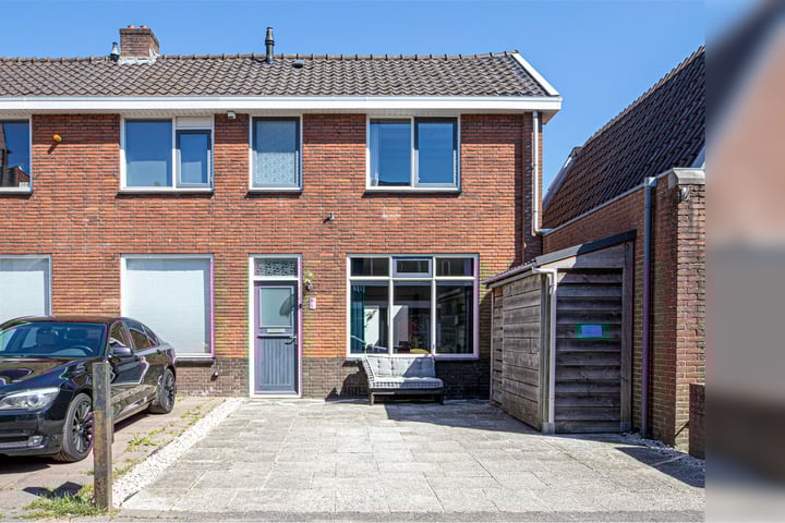 Leidsestraatweg 14 in Woerden foto