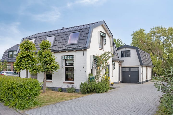 Leidsestraatweg 8 in Harmelen foto