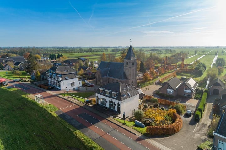 Lekdijk 152 in Langerak foto
