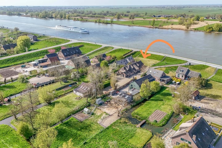 Lekdijk 53 in Langerak foto