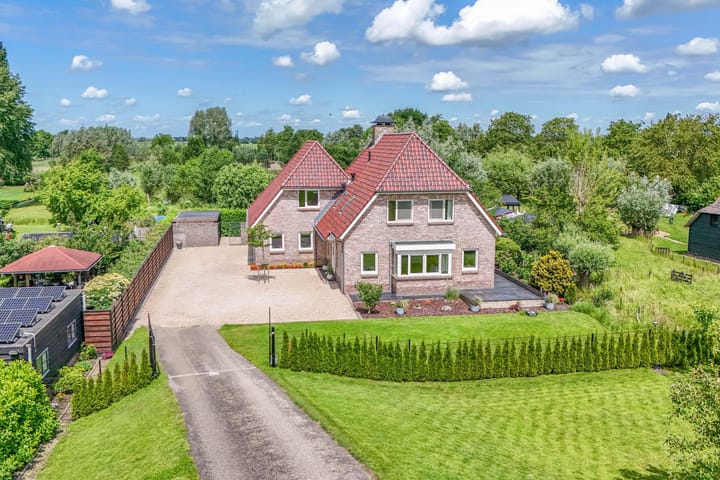 Lekdijk west 80 in Lopik foto