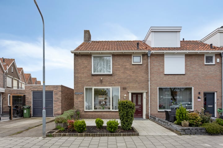 Leliestraat 1 in Volendam foto