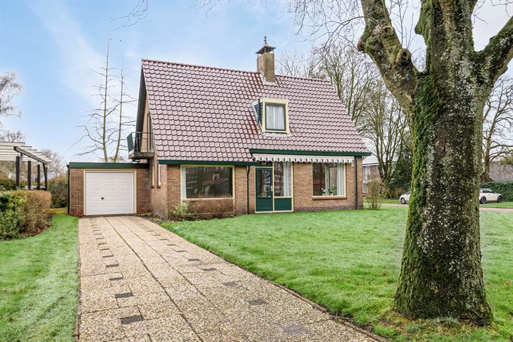 Leliestraat 1 in Vries foto