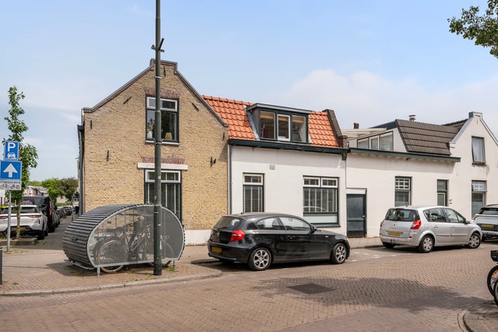 Leliestraat 2 in Schiedam foto