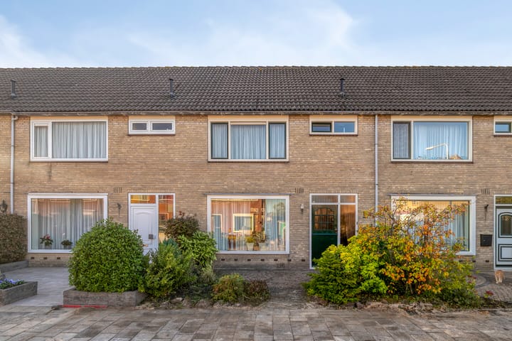 Leliestraat 29 in Roelofarendsveen foto