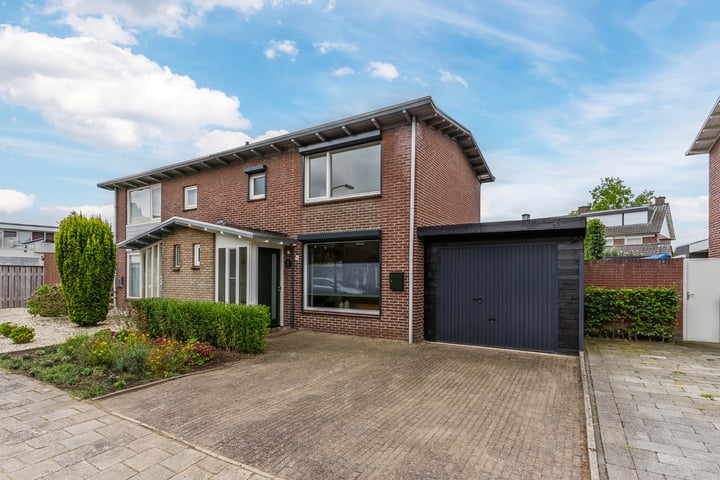 Leliestraat 8 in Budel foto