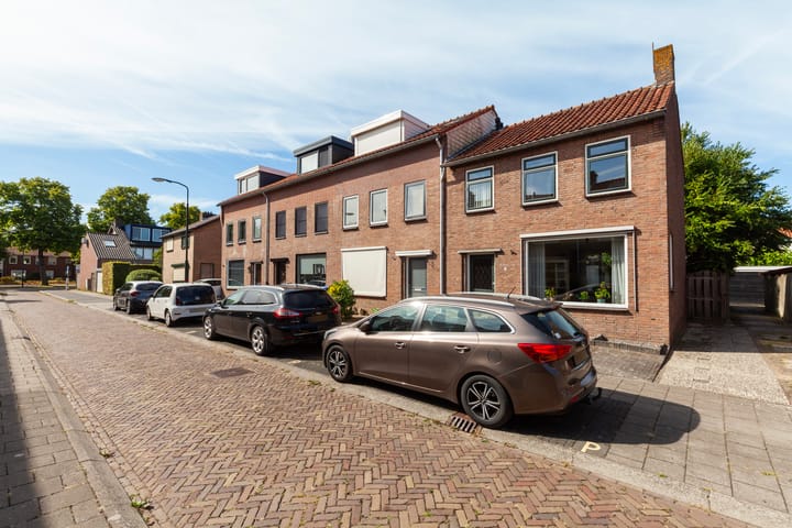 Lelystraat 9 in Hardinxveld-Giessendam foto