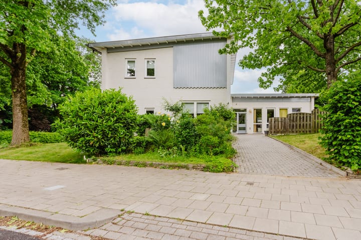 Lemperslaan 12 in Landgraaf foto