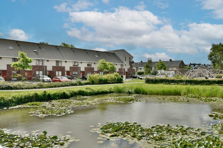 Lessestraat 160 in Heemskerk
