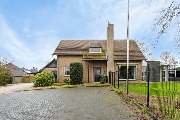 Leunisdijk 47 in Esch foto
