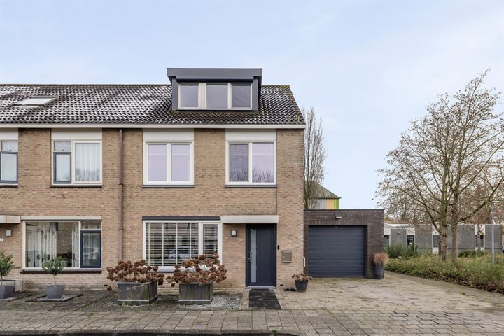 Leuskenhei 2 in Veldhoven foto