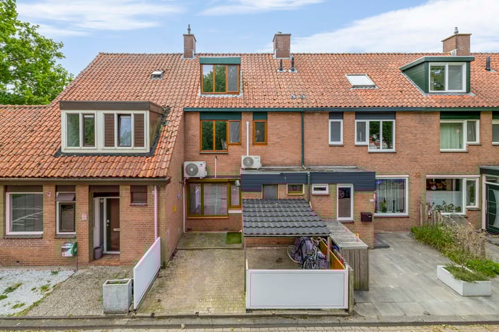 Foto van woning Libelleveen 254, Spijkenisse