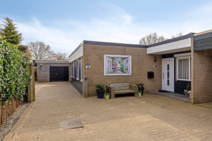 Lienackers 28 in Emmen foto
