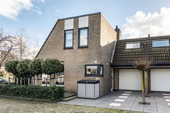 Liesbos 64 in Hoofddorp foto