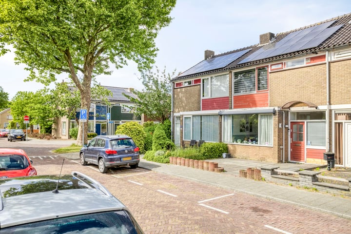 Foto van woning Lijsterbeslaan 15, Rozenburg