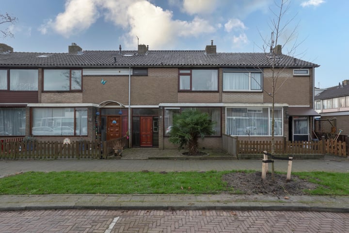 Lijsterbeslaan 16 in Rozenburg foto