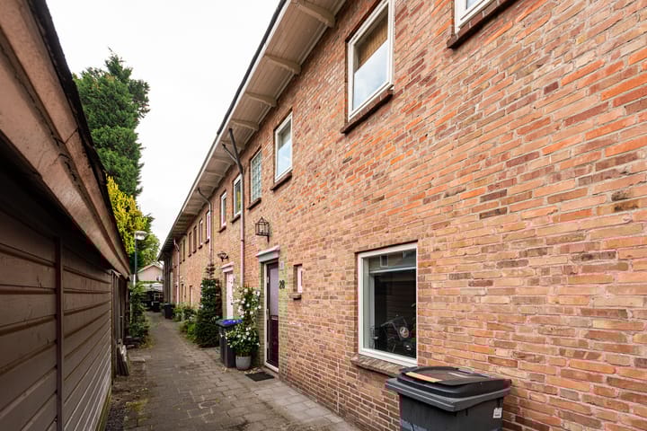 Lijsterbeslaan 28 in Loosdrecht