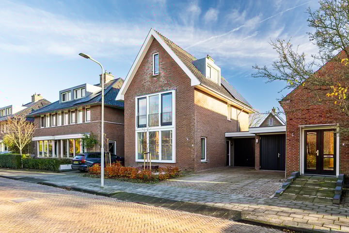 Lijsterbeslaan 6 in Sneek foto