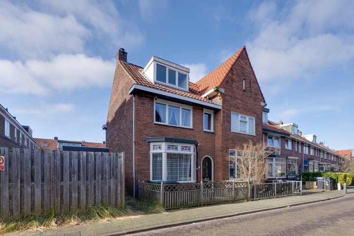 Lijsterbesstraat 1 in Zaandam foto