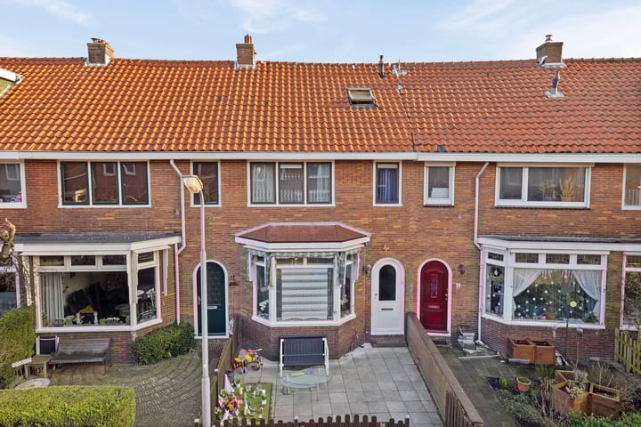Lijsterbesstraat 10 in Zaandam foto