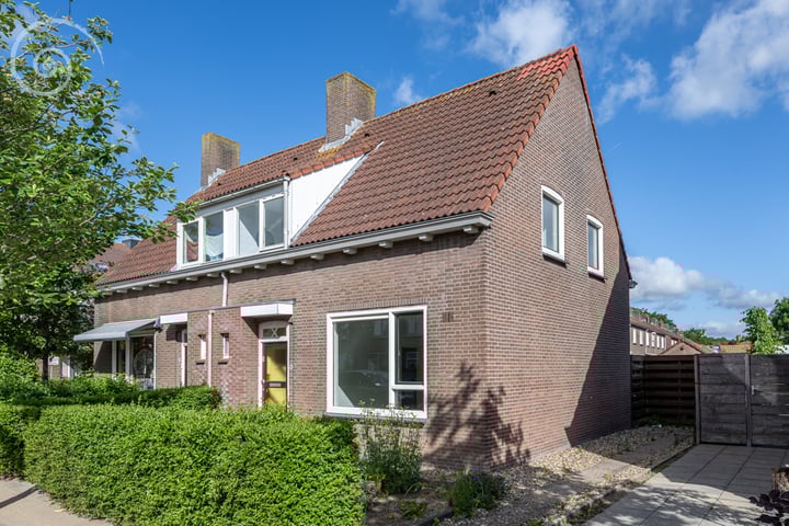 Lijsterbesweg 6 in Middelharnis foto