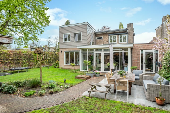 Lijsterlaan 2 in Son en Breugel