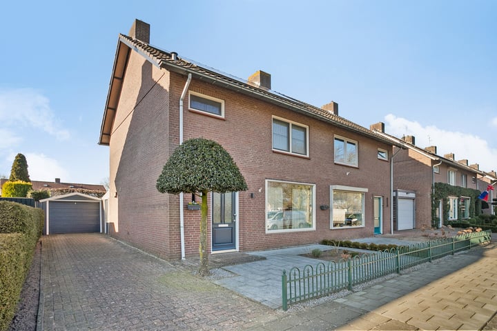 Lijsterstraat 28 in Aarle-Rixtel foto