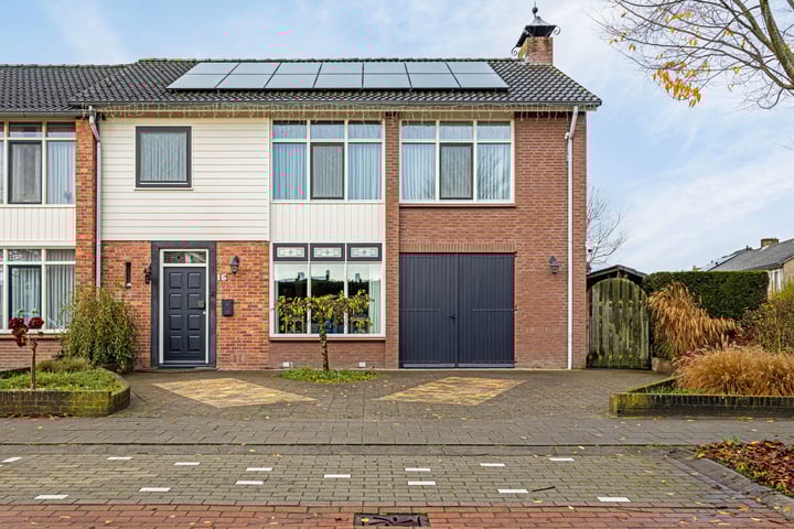 Limburgstraat 16 in Deurne foto