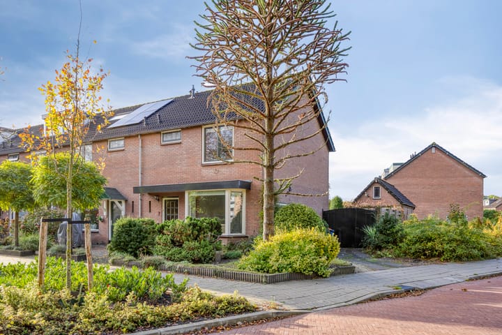 Lindelaan 2 in Hoogland