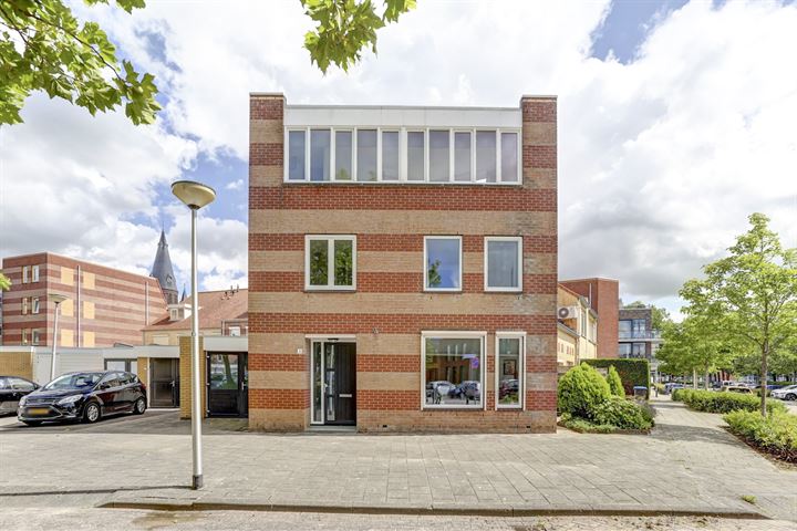 Lindenburghlaan 4 in Steenbergen foto