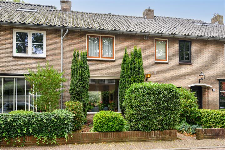 Lindenlaan 108 in Huizen foto