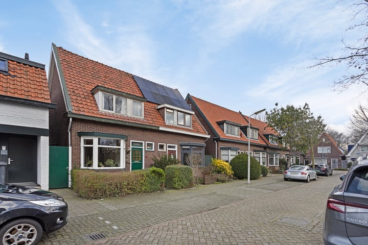 Lindenlaan 11 in Wormerveer foto