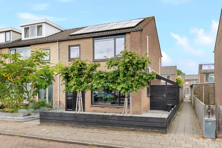 Lindenlaan 24 in Nijkerk foto
