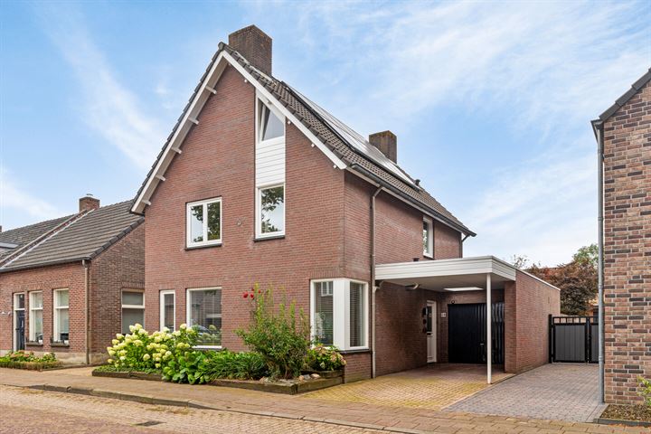 Lindestraat 18 in Reusel foto
