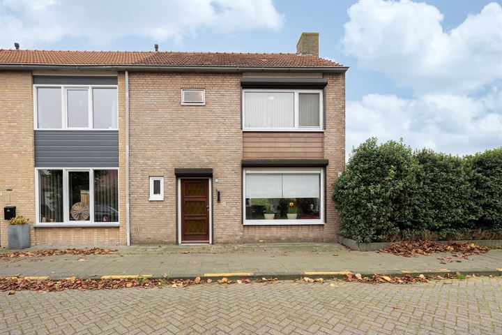 Lindestraat 28 in Oudenbosch foto