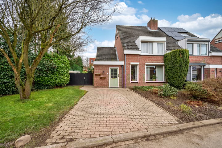 Lingsweg 11 in Tegelen foto
