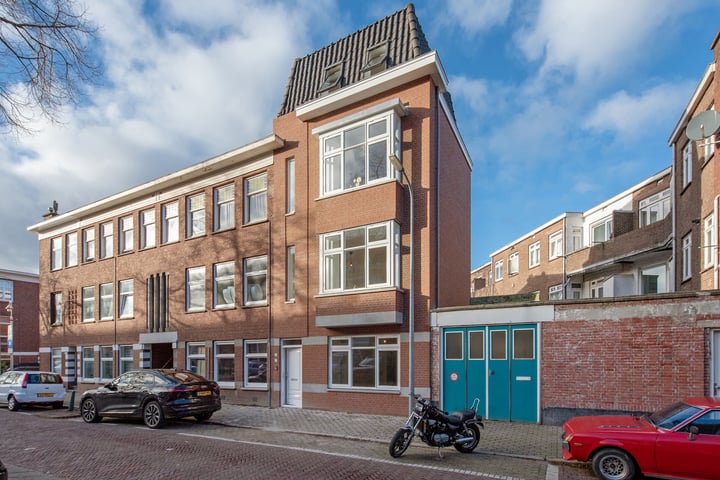 Linnaeusstraat 3 in 's-Gravenhage foto