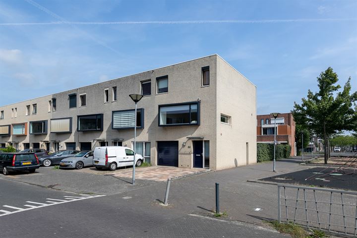 Lisdodde 44 in Breda foto