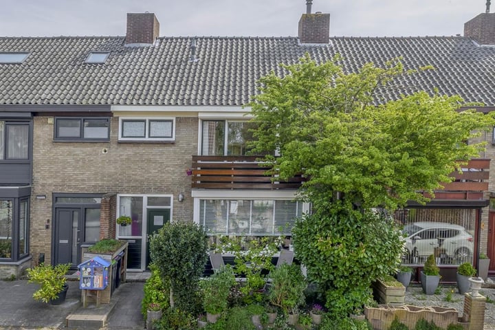 Lisstraat 6 in Spijkenisse foto