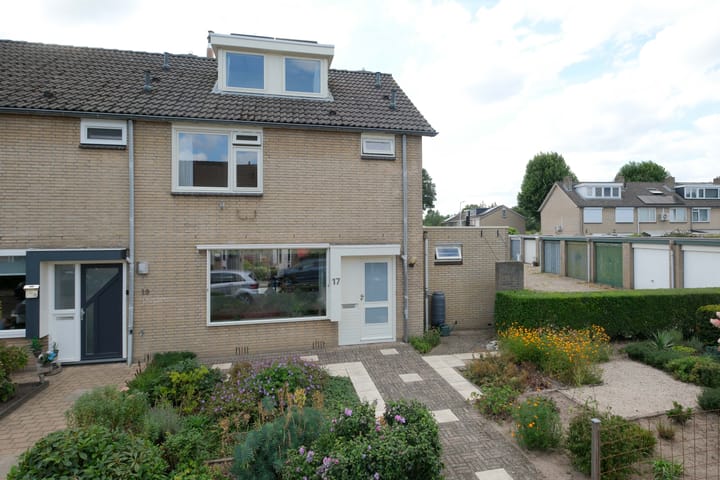Lisztstraat 17 in Almelo foto