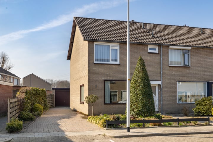 Lisztstraat 31 in Almelo foto