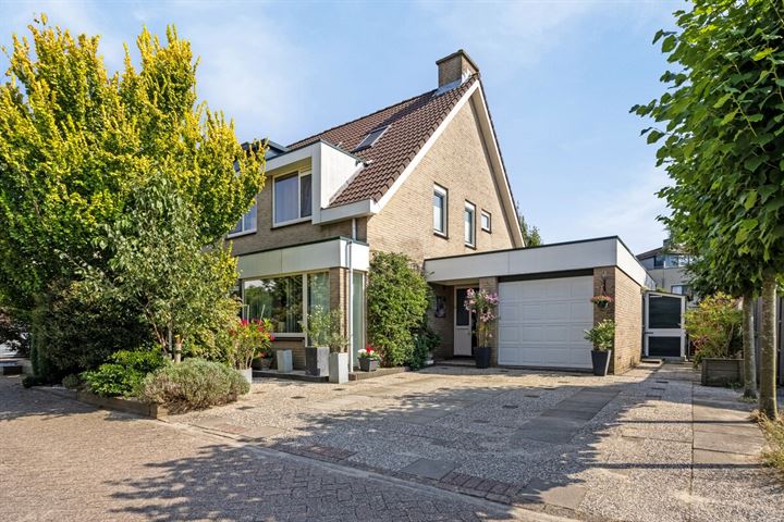 Lisztstraat 6 in Capelle aan den IJssel foto